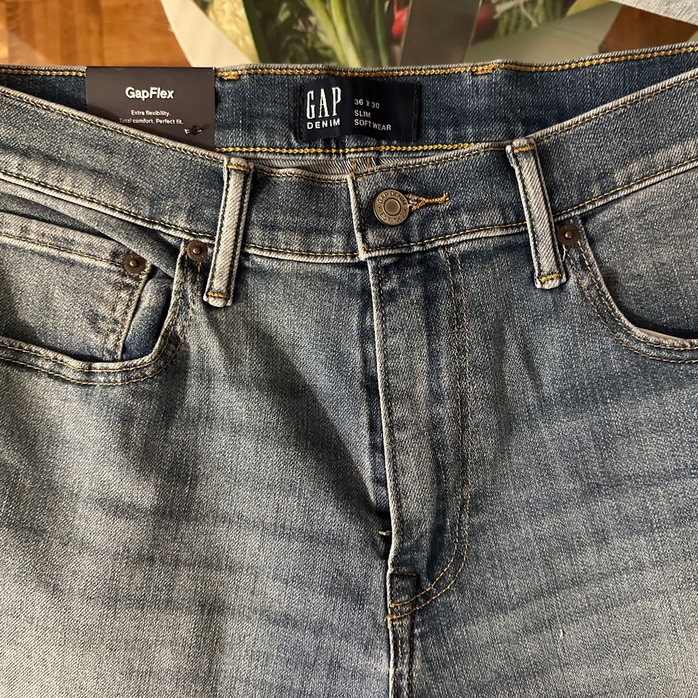 NWT Gap Men's Slim Soft Wear 36x32 Light Denim Mens Jeans - Picture 9 of 9